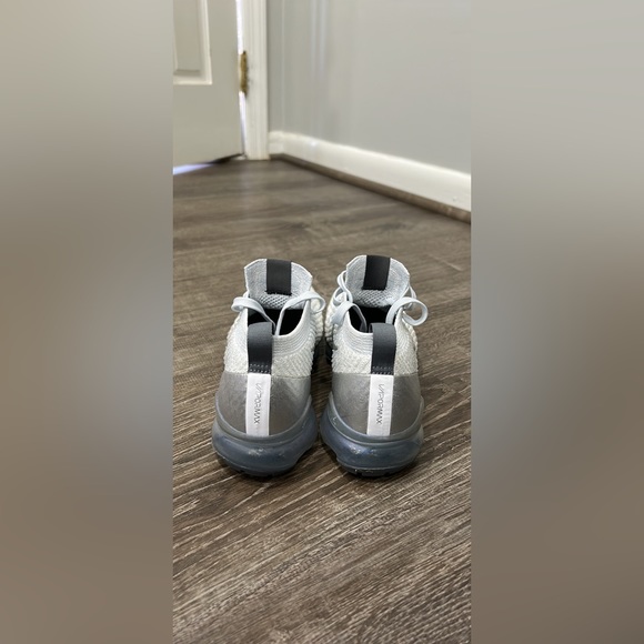 Women’s Vapor Max - Picture 2 of 3